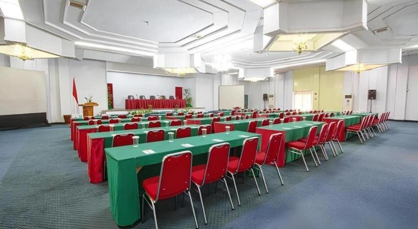 Hotel Sahid Kawanua 2*