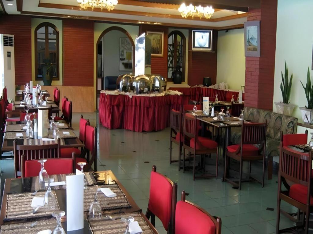 Sahid Kawanua Hotel 2*